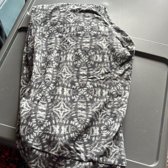 Lularoe leggings tall and curvy - Picture 1 of 2
